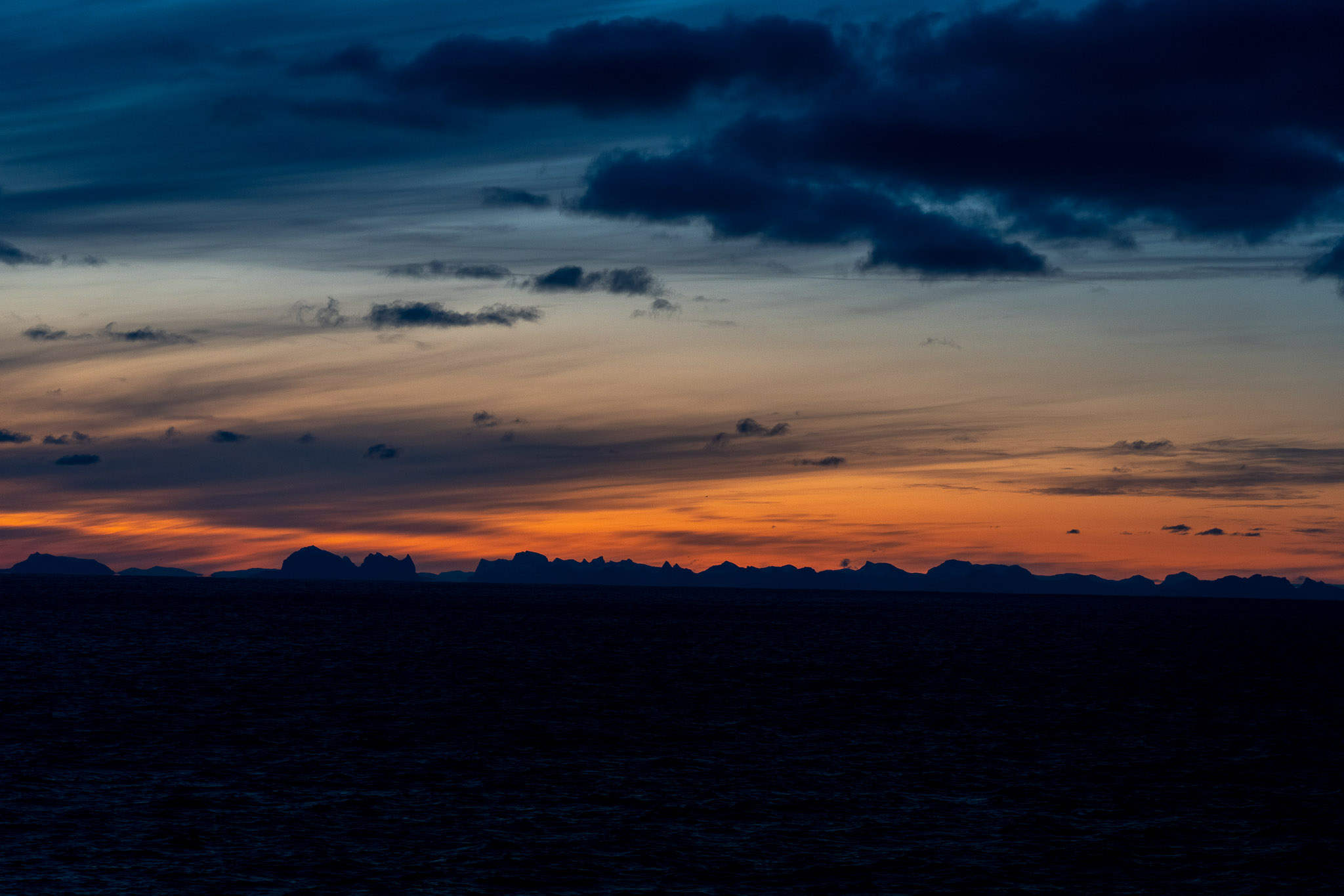 Morgendämmerung über dem Festland